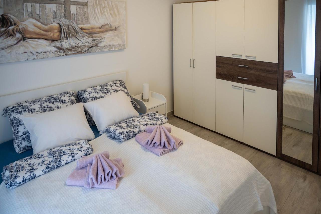 Apartment Montona Pula Bagian luar foto