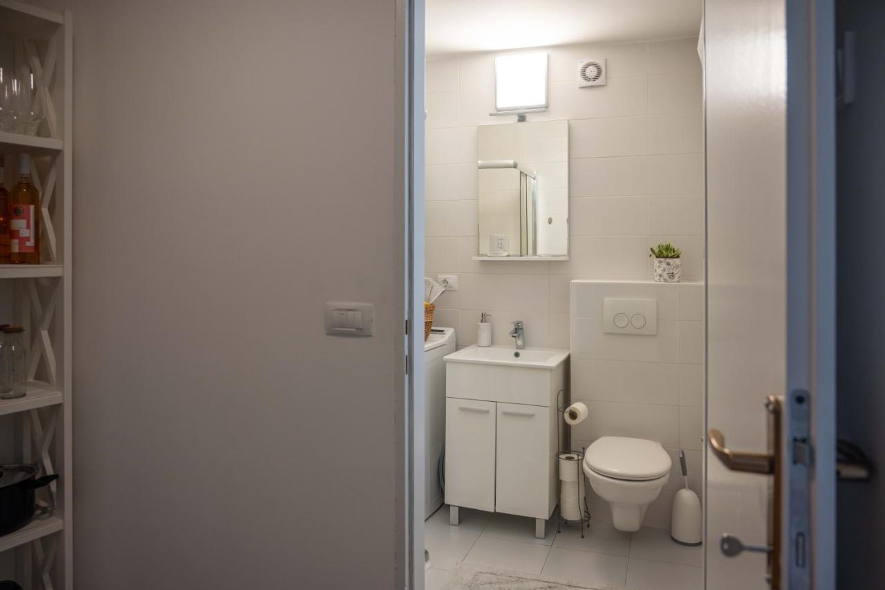 Apartment Montona Pula Bagian luar foto