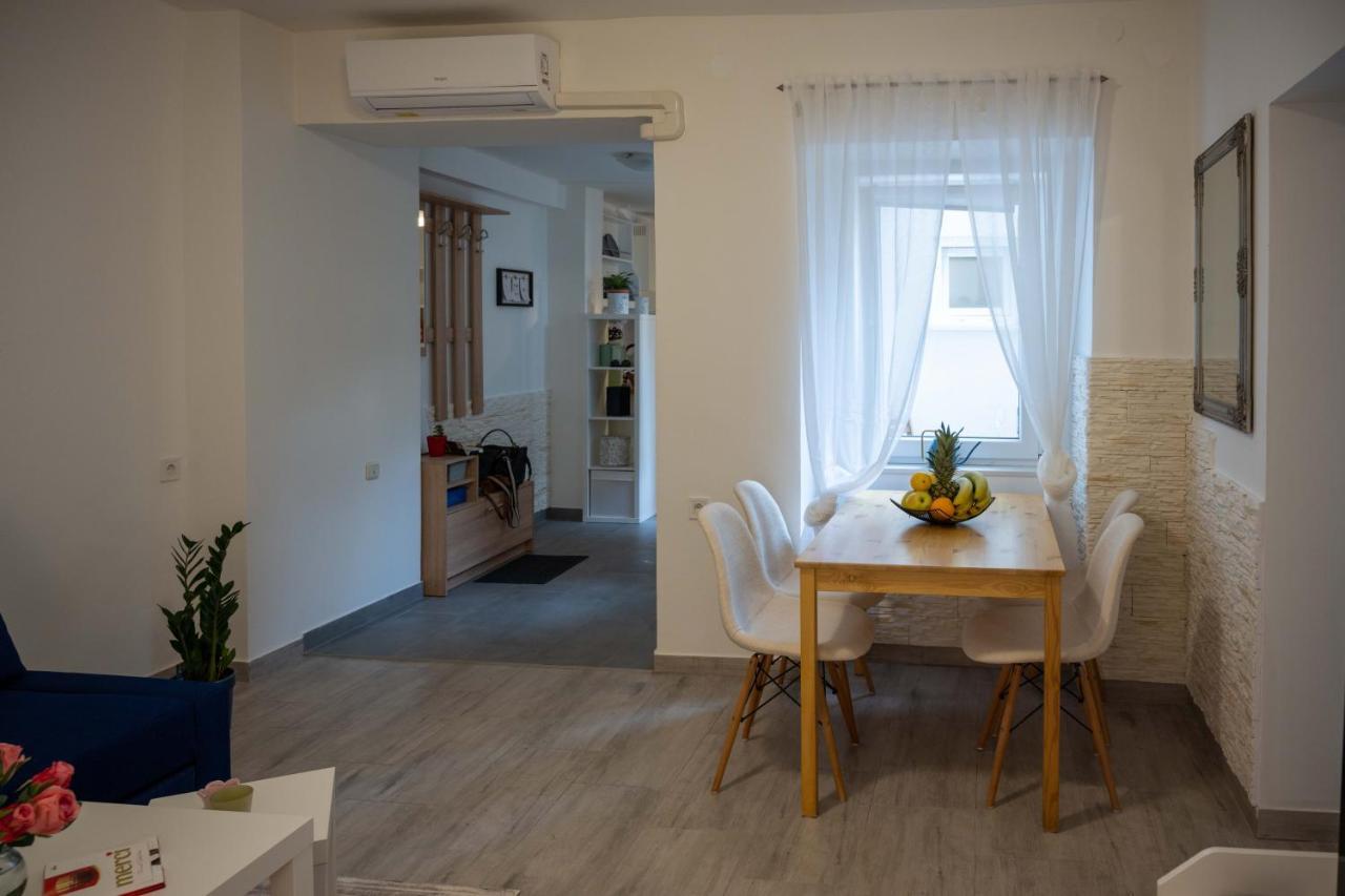 Apartment Montona Pula Bagian luar foto