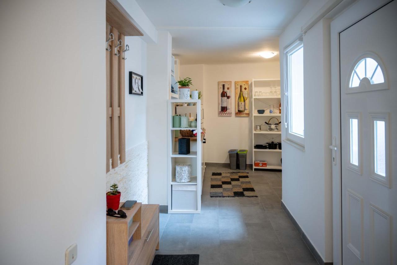 Apartment Montona Pula Bagian luar foto